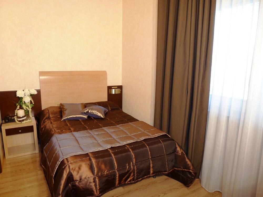 Eh Rome Airport Euro House Hotels Фьюмичино Экстерьер фото
