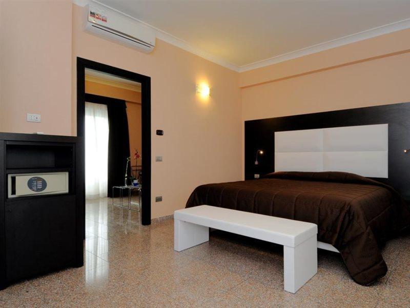 Eh Rome Airport Euro House Hotels Фьюмичино Экстерьер фото