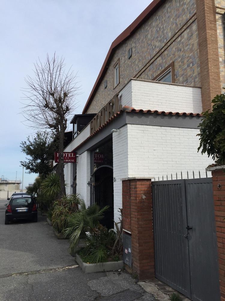Eh Rome Airport Euro House Hotels Фьюмичино Экстерьер фото