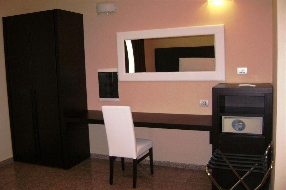 Eh Rome Airport Euro House Hotels Фьюмичино Экстерьер фото