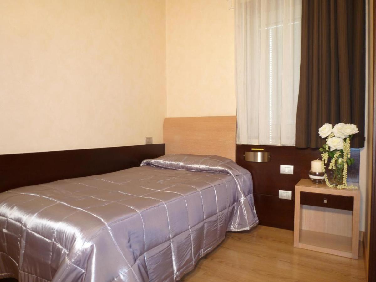 Eh Rome Airport Euro House Hotels Фьюмичино Экстерьер фото